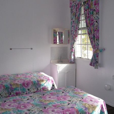 Beach Guest House Cleverdale Bridgetown Exteriör bild