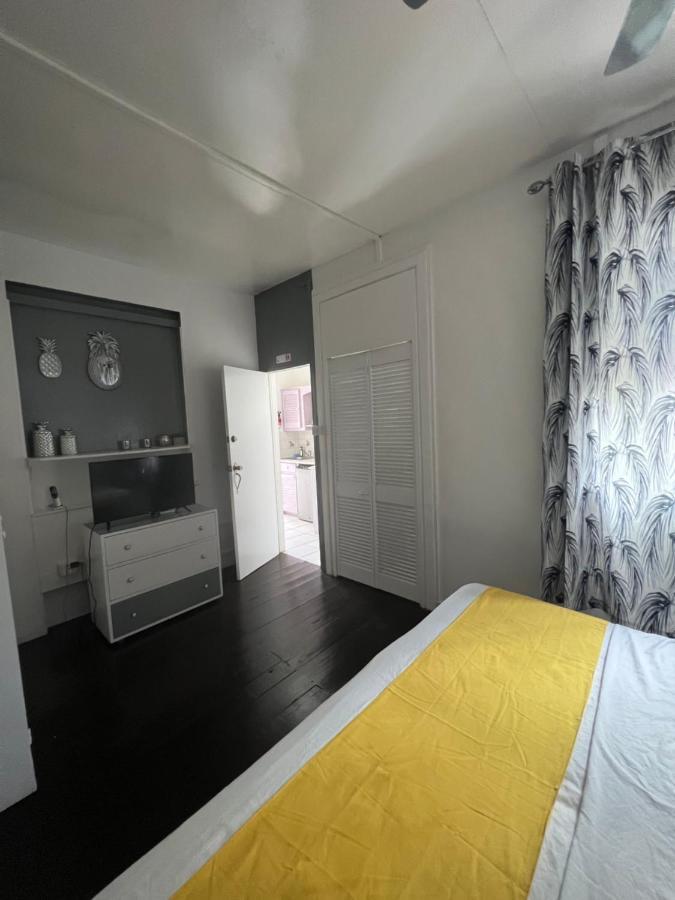 Beach Guest House Cleverdale Bridgetown Exteriör bild