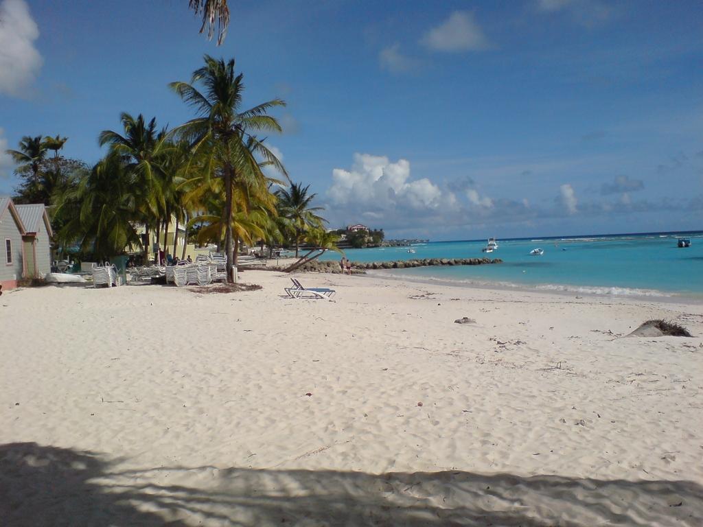 Beach Guest House Cleverdale Bridgetown Exteriör bild